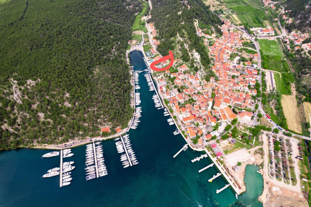 Mila And Jurija Formenti 2 Apartments In Heart Of Nautic Marina, With Heated Swimming Pool, Bikes, Sup, Kajak Skradin Exteriér fotografie